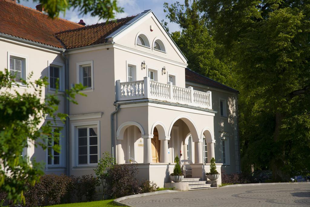 Dwor Kaliszki Hotel Exterior foto