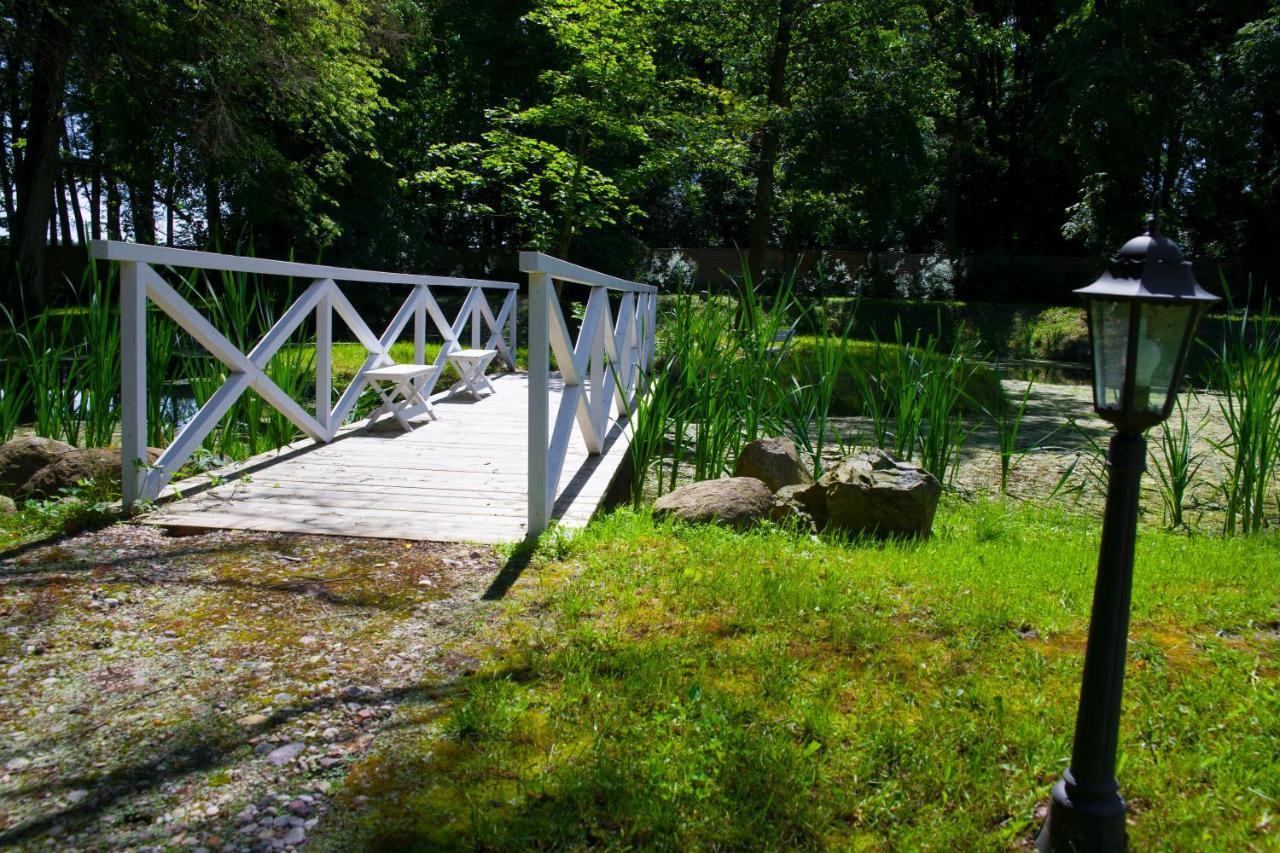 Dwor Kaliszki Hotel Exterior foto